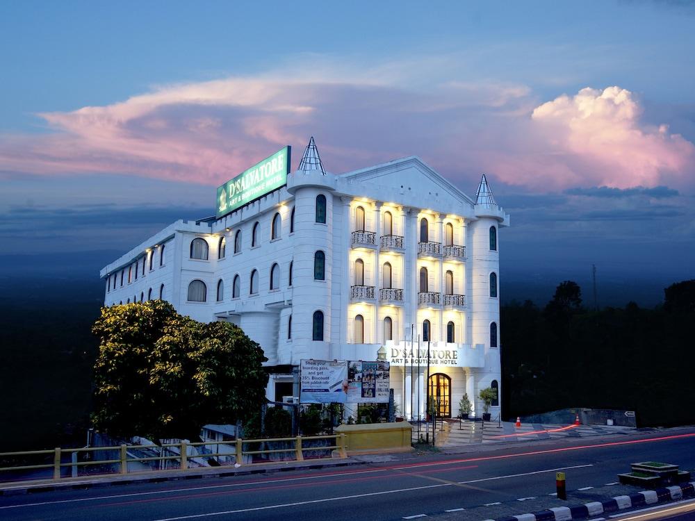 D'Salvatore Boutique Hotel Yogyakarta Exterior photo