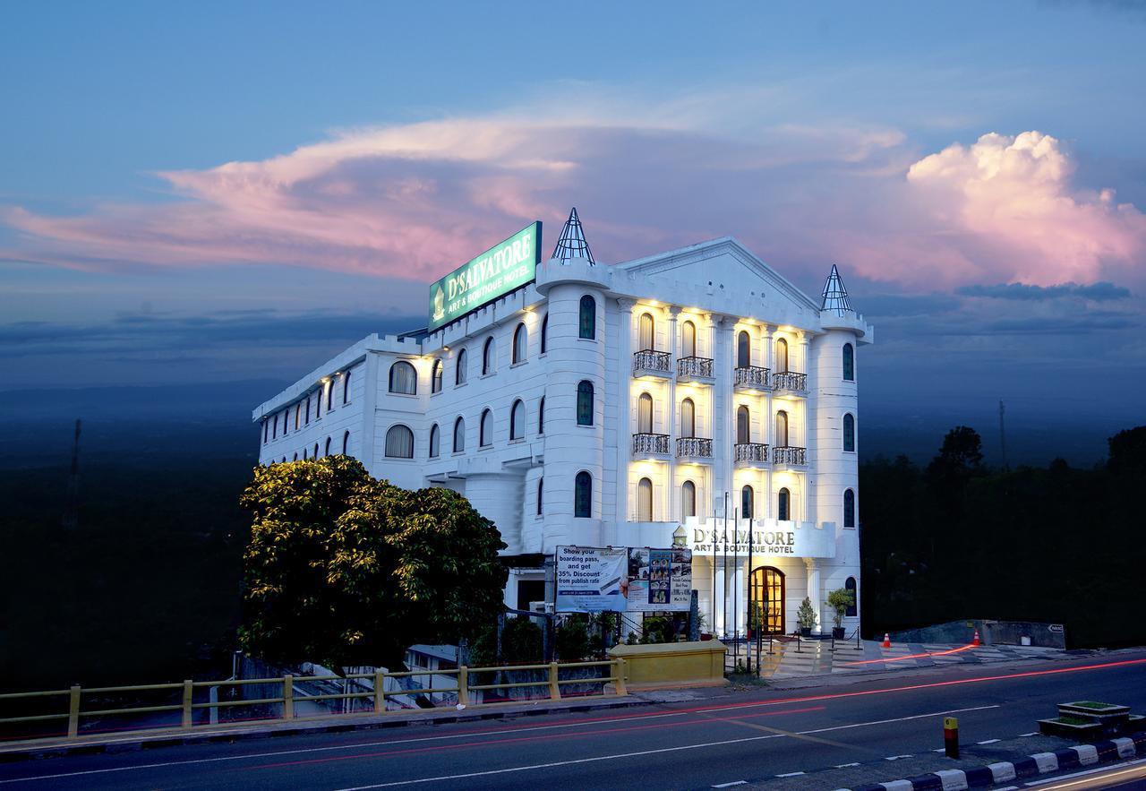 D'Salvatore Boutique Hotel Yogyakarta Exterior photo