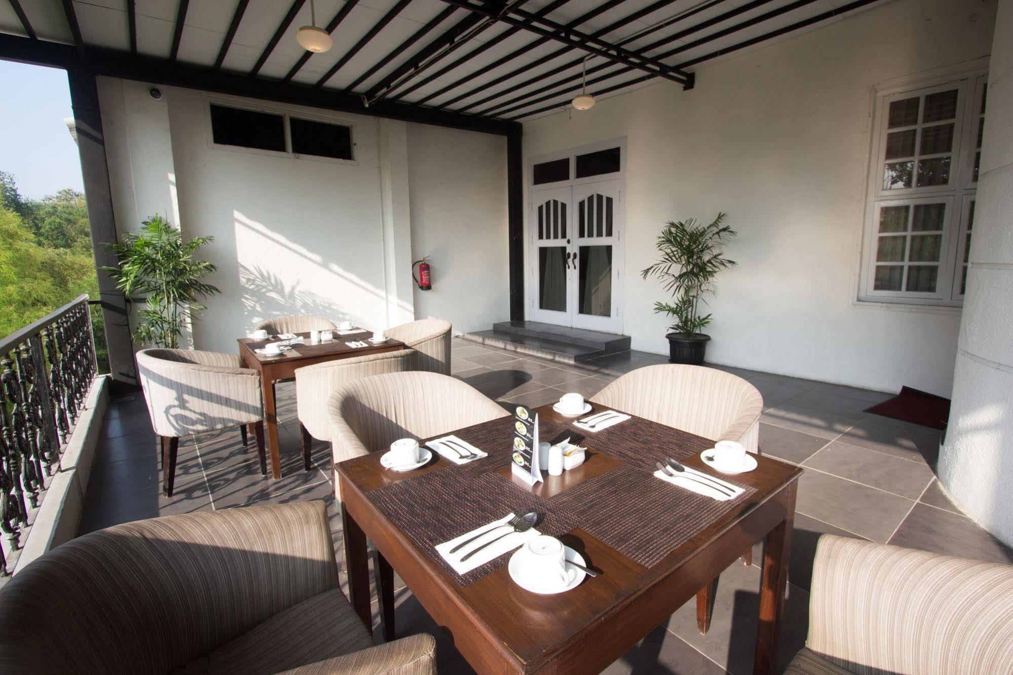 D'Salvatore Boutique Hotel Yogyakarta Exterior photo