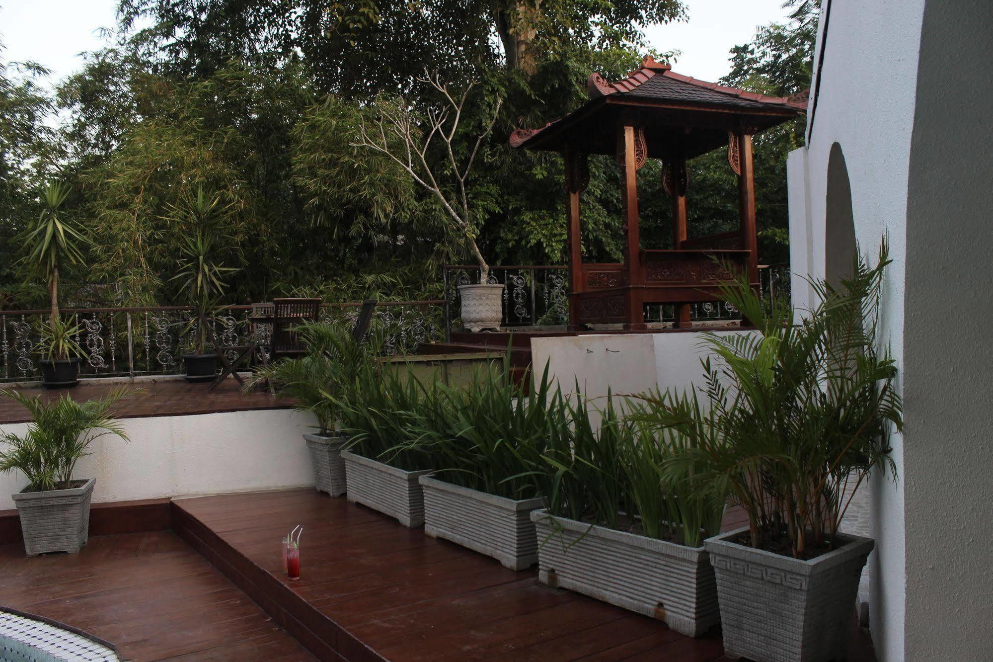 D'Salvatore Boutique Hotel Yogyakarta Exterior photo